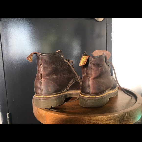 SOLD Dr. Marten Made In England fits a size 7 - Picture 4 of 5